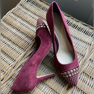 BCBGeneration size 6 pumps / heels